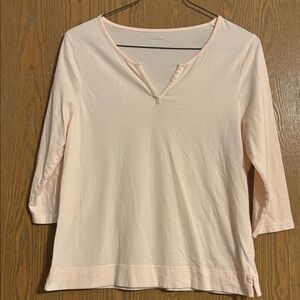 L.L. Bean Women's Light Pink Split V-Neck Long Sleeve Tee Size M Pet